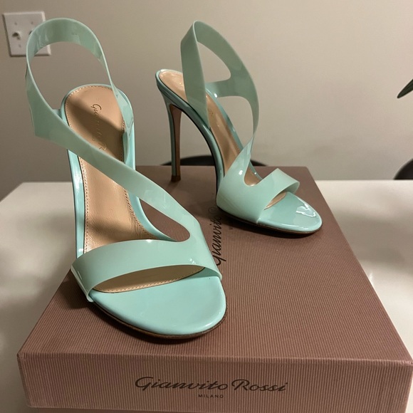 Brand new never worn Gianvito Rossi Metropolis PVC Slingback Sandals. - Picture 4 of 7
